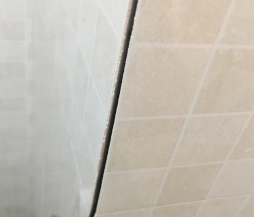 涡阳瓷砖空鼓维修公司分享阳台瓷砖脱落的修复过程可以分为以下几个步骤